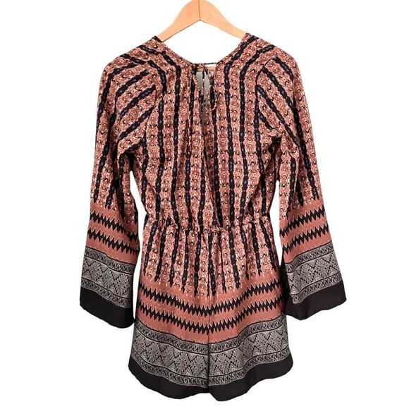 Fab'rik Aztec/Tribal Print V-Neck Long Sleeve Romper in Size Small - Picture 6 of 12